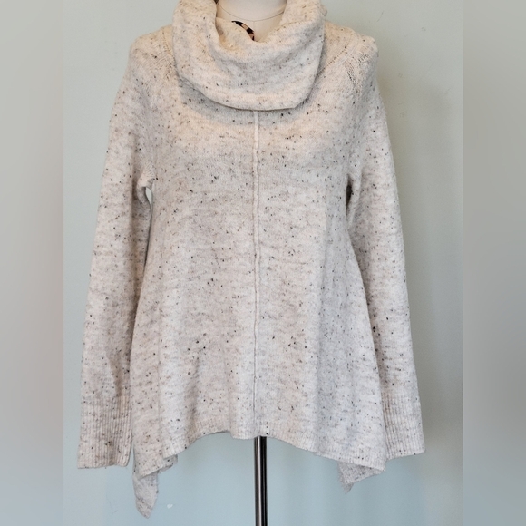 YES LOLA confetti turtleneck sweater.   Oversized, warm and snuggly.  Size is M - Picture 1 of 8